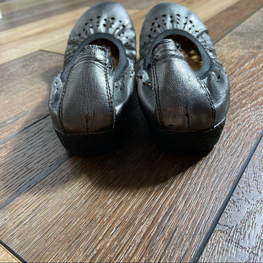 Taos Leather Flats Size 7  7.5 - Picture 5 of 11